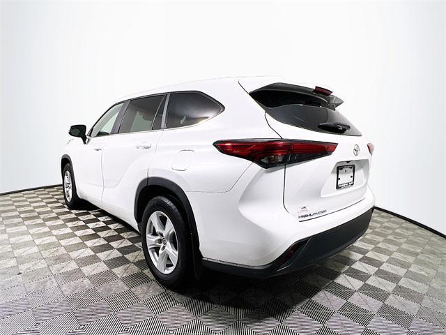 used 2023 Toyota Highlander car, priced at $29,077