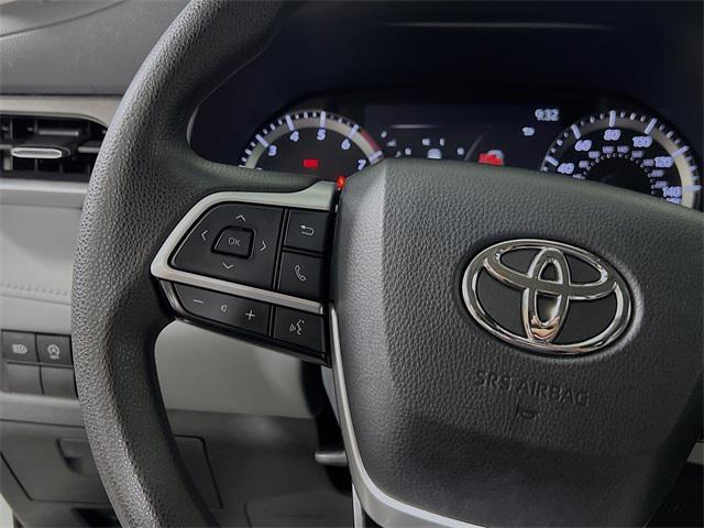 used 2023 Toyota Highlander car, priced at $29,077