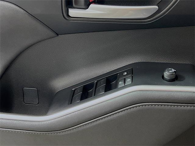 used 2023 Toyota Highlander car, priced at $36,683