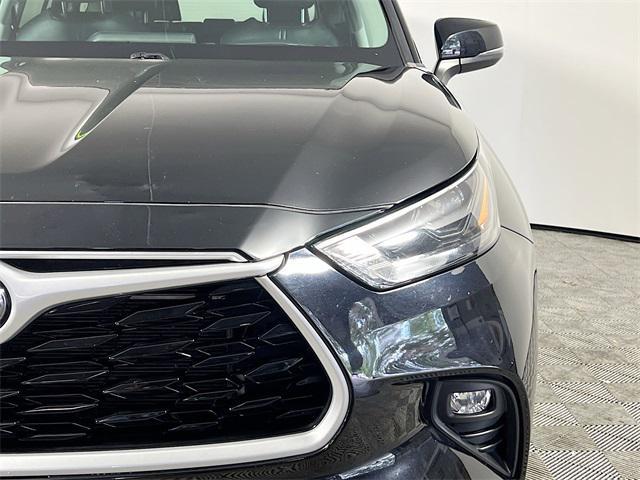used 2023 Toyota Highlander car, priced at $36,683