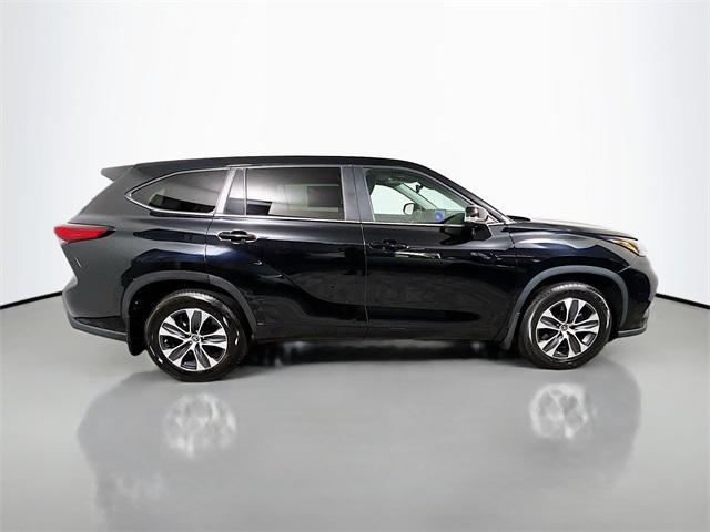 used 2023 Toyota Highlander car, priced at $36,683