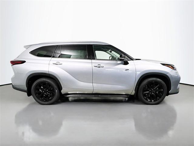 new 2025 Toyota Highlander car, priced at $56,422