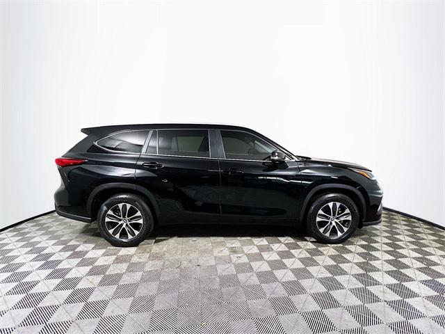 used 2023 Toyota Highlander car, priced at $34,706