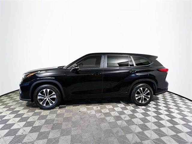 used 2023 Toyota Highlander car, priced at $34,706