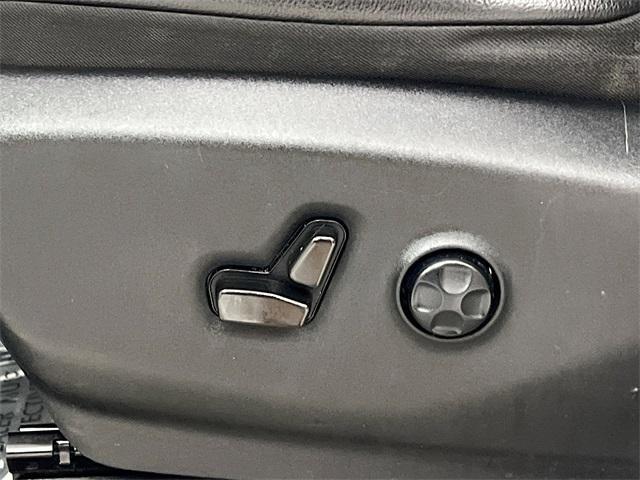 used 2022 Chrysler Pacifica car, priced at $18,721