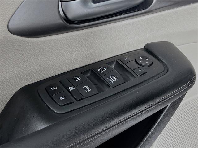 used 2022 Chrysler Pacifica car, priced at $18,721