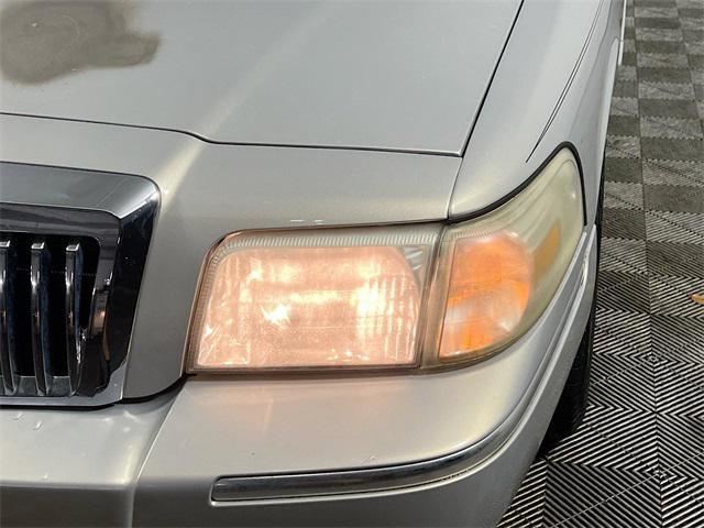 used 2007 Mercury Grand Marquis car, priced at $7,638