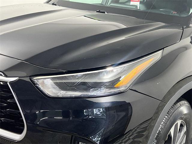 used 2021 Toyota Highlander car, priced at $31,368