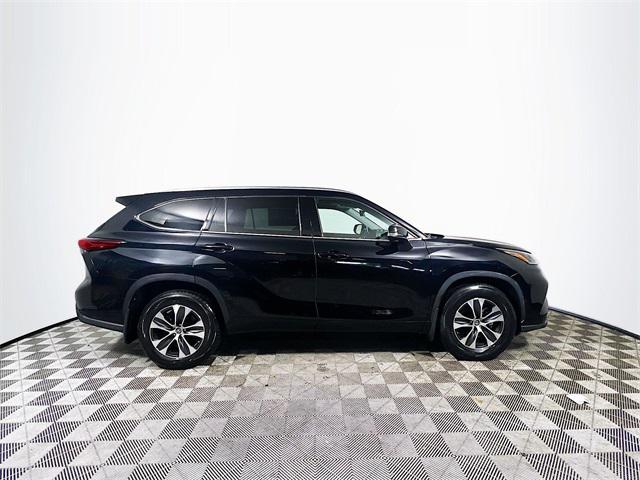 used 2021 Toyota Highlander car, priced at $31,368