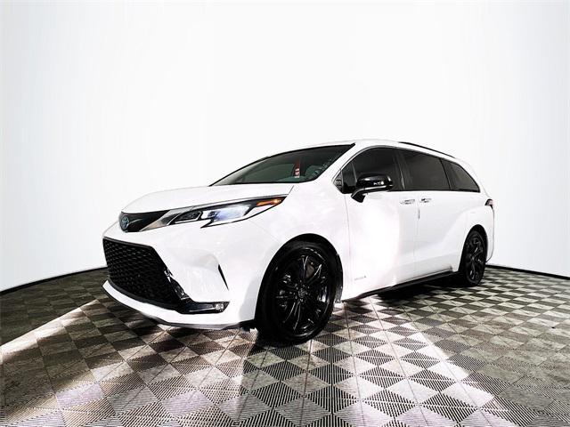 used 2021 Toyota Sienna car, priced at $35,137