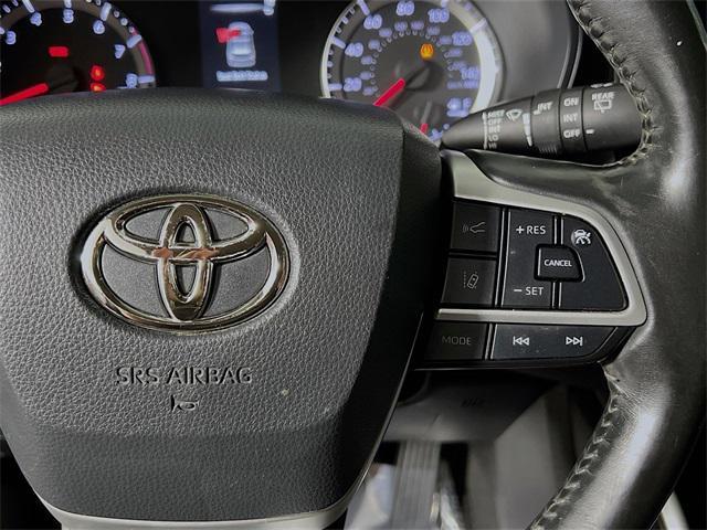 used 2022 Toyota Highlander car, priced at $27,101