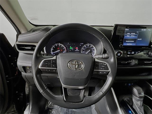 used 2022 Toyota Highlander car, priced at $31,982