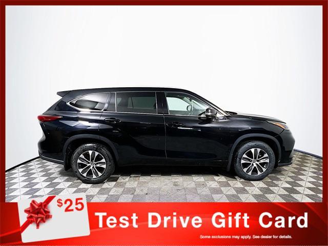 used 2022 Toyota Highlander car, priced at $31,982