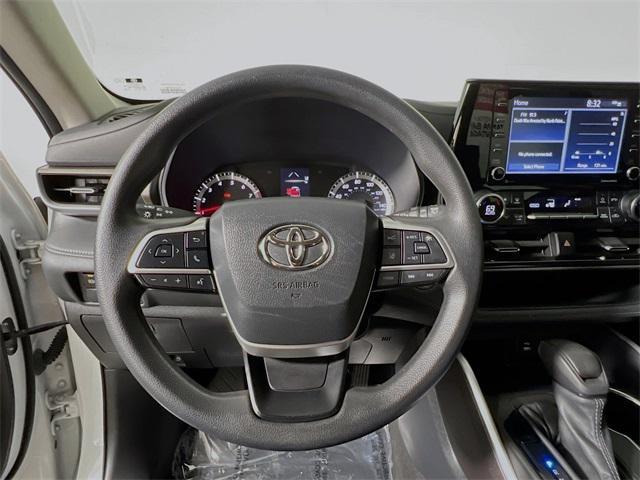 used 2022 Toyota Highlander car, priced at $28,214