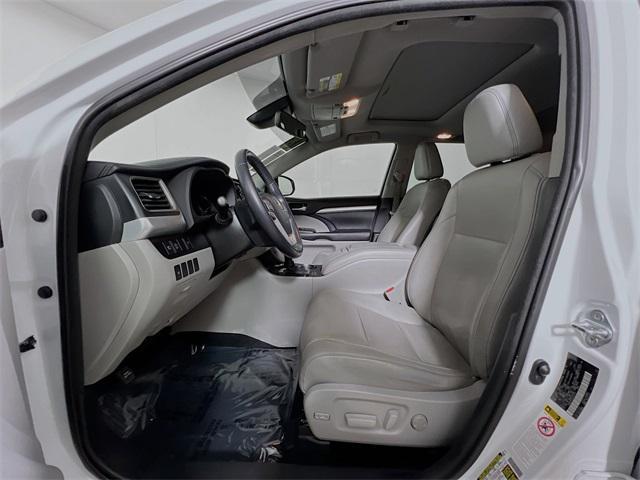 used 2018 Toyota Highlander car, priced at $22,407