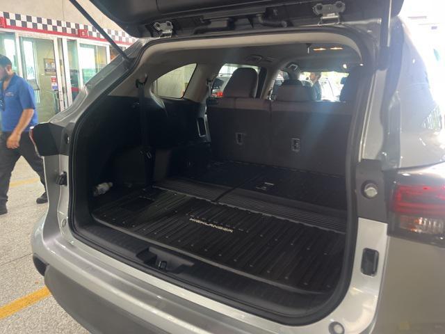 used 2021 Toyota Highlander car