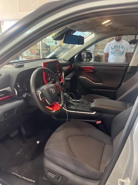 used 2021 Toyota Highlander car