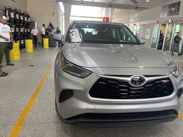 used 2021 Toyota Highlander car