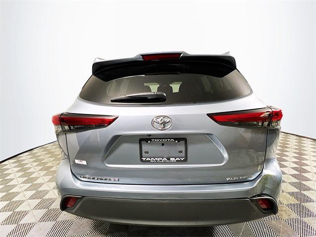 used 2021 Toyota Highlander car, priced at $33,354