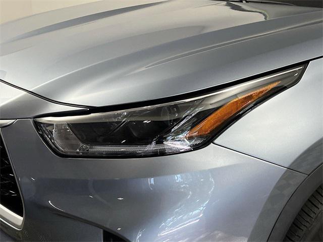 used 2021 Toyota Highlander car, priced at $33,354