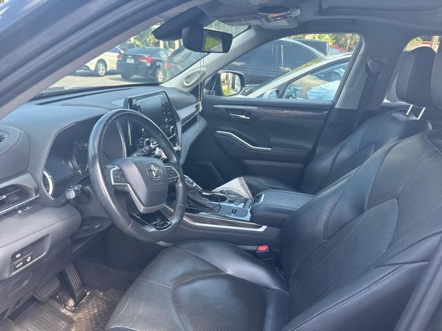 used 2022 Toyota Highlander car, priced at $34,701