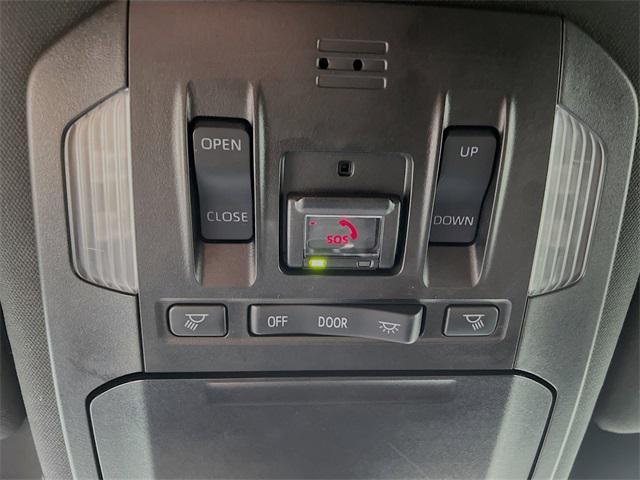 used 2023 Toyota Highlander car, priced at $38,469