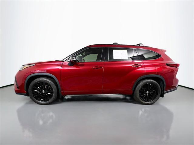 used 2023 Toyota Highlander car, priced at $38,469