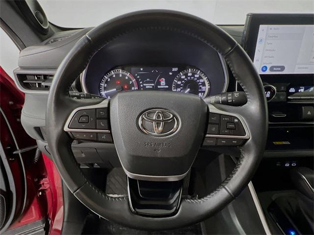 used 2023 Toyota Highlander car, priced at $38,469