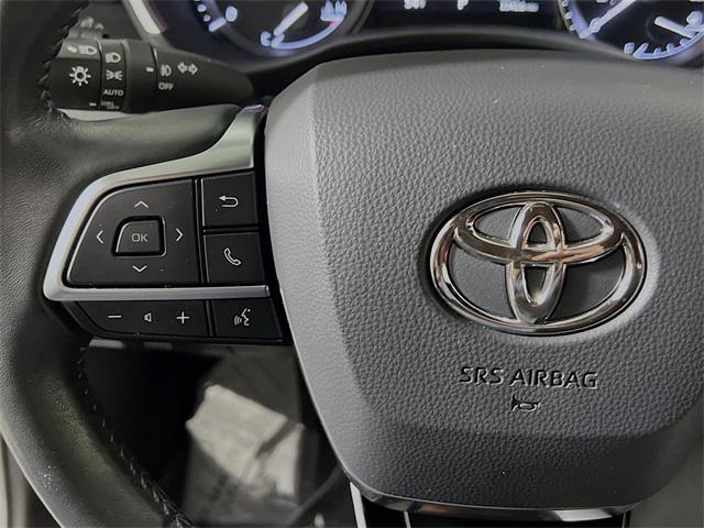 used 2021 Toyota Highlander car, priced at $31,619