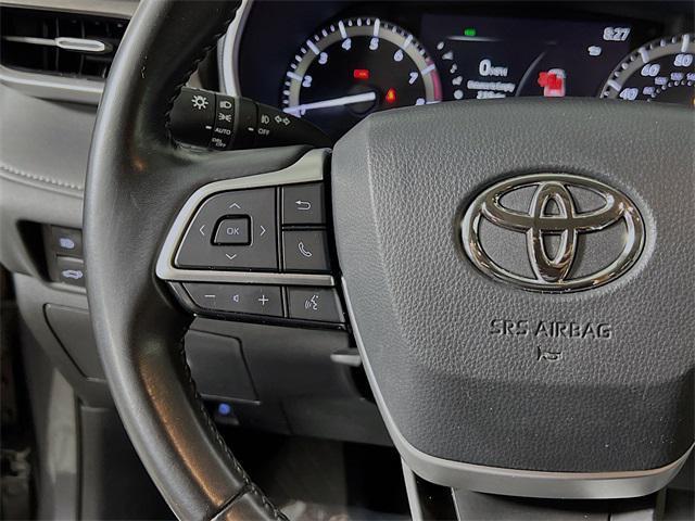 used 2022 Toyota Highlander car, priced at $31,496