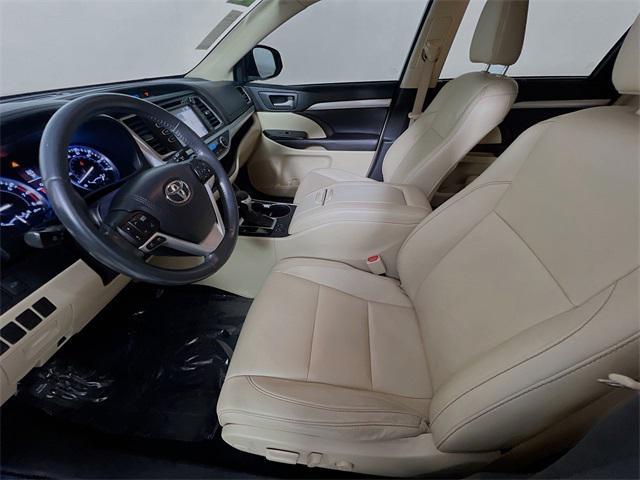 used 2016 Toyota Highlander car, priced at $20,214