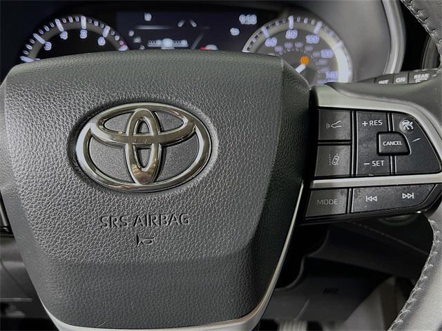 used 2022 Toyota Highlander car, priced at $30,608