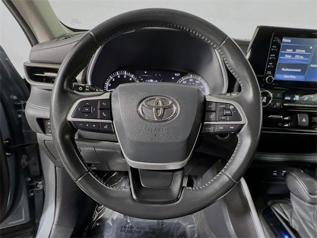 used 2022 Toyota Highlander car, priced at $30,608