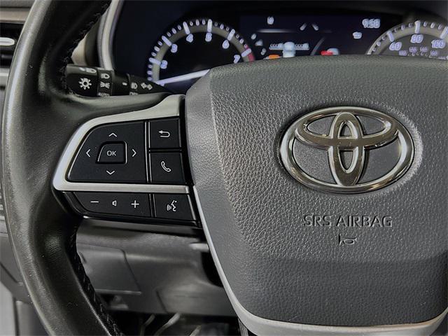 used 2022 Toyota Highlander car, priced at $30,608