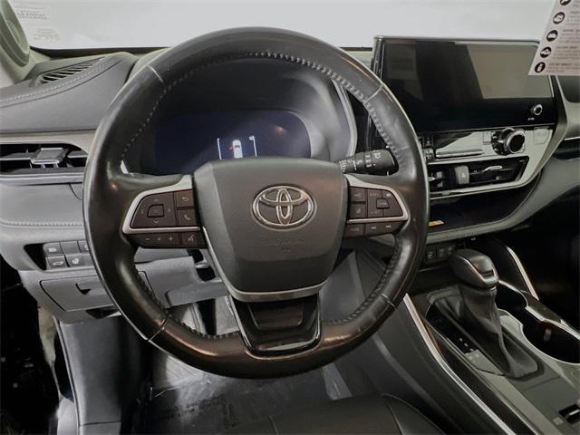 used 2023 Toyota Highlander car, priced at $32,295