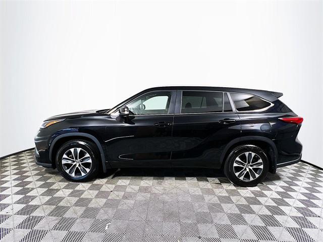 used 2023 Toyota Highlander car, priced at $33,983