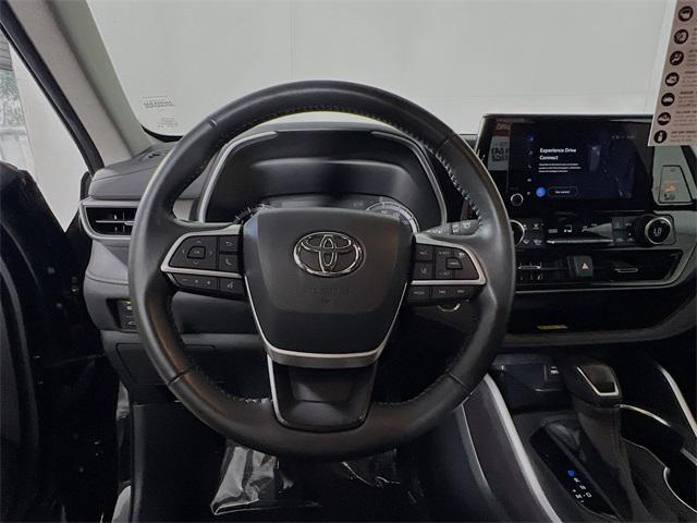 used 2023 Toyota Highlander car, priced at $33,983