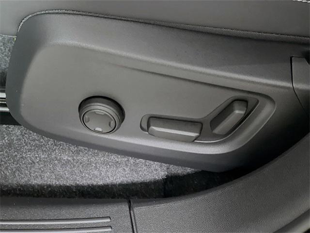 used 2022 Volvo C40 Recharge Pure Electric car, priced at $28,359
