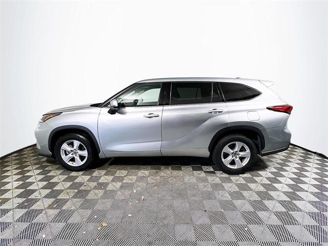 used 2022 Toyota Highlander car, priced at $29,278