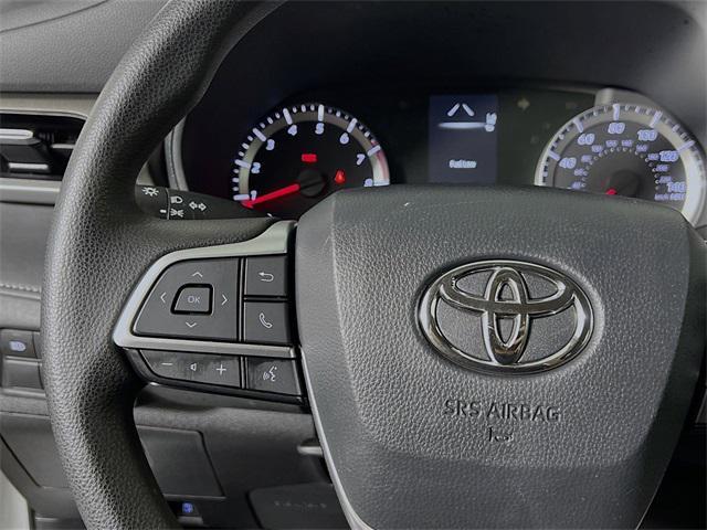 used 2022 Toyota Highlander car, priced at $29,278