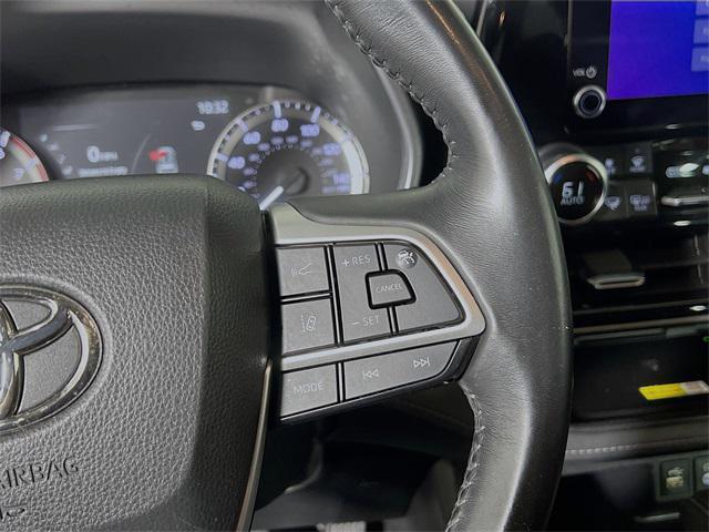 used 2023 Toyota Highlander car, priced at $31,753