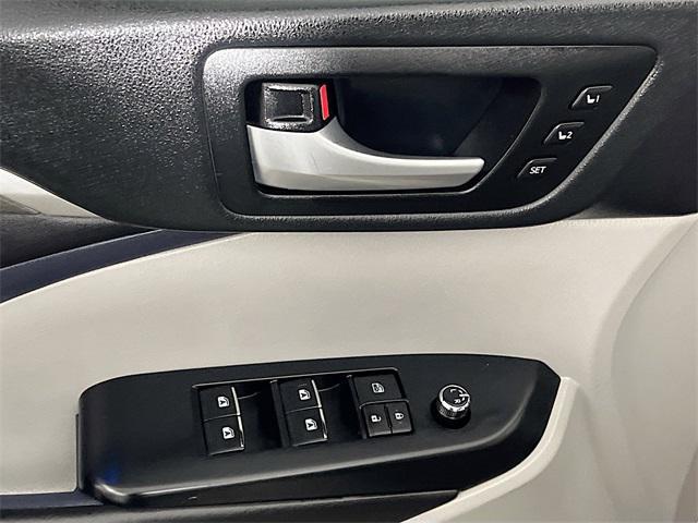 used 2019 Toyota Highlander car, priced at $27,231