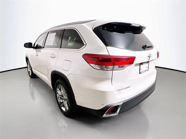 used 2019 Toyota Highlander car, priced at $27,231