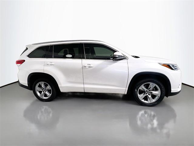 used 2019 Toyota Highlander car, priced at $27,231