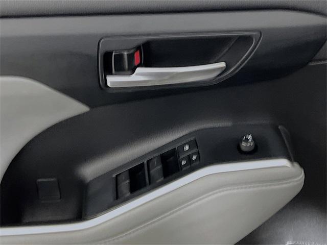 used 2022 Toyota Highlander car, priced at $35,137