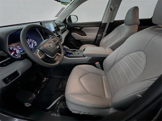 used 2022 Toyota Highlander car, priced at $35,137