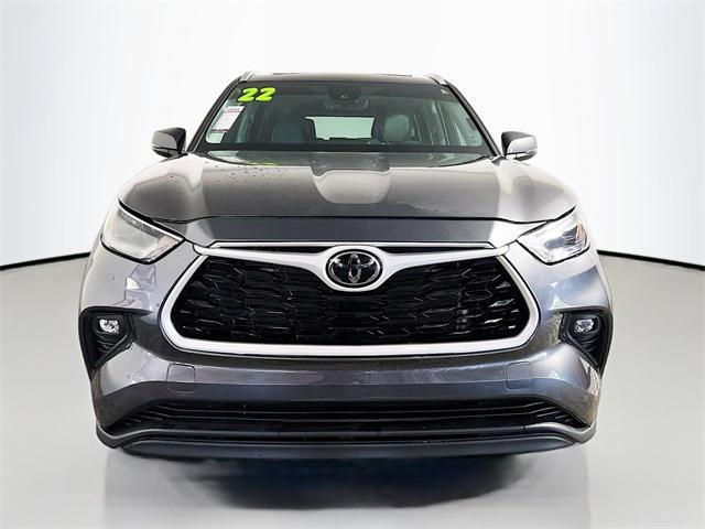used 2022 Toyota Highlander car, priced at $35,137
