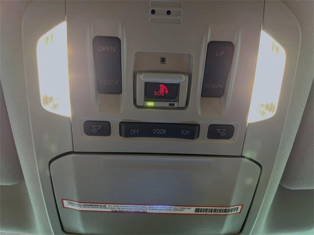 used 2022 Toyota Highlander car, priced at $35,137