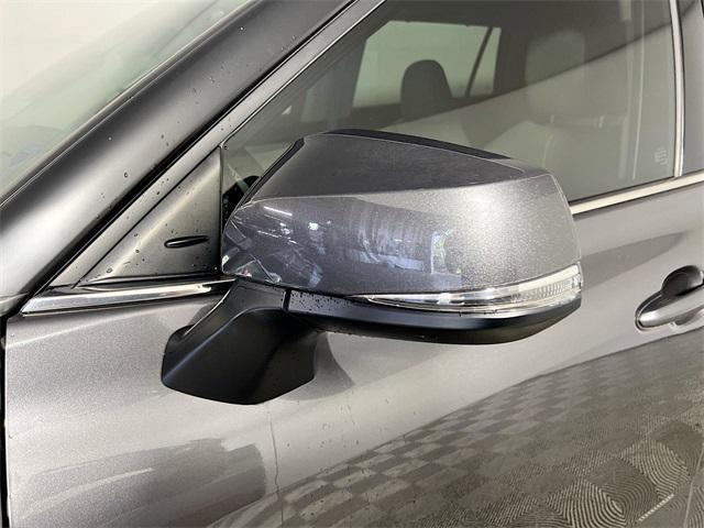 used 2022 Toyota Highlander car, priced at $35,137