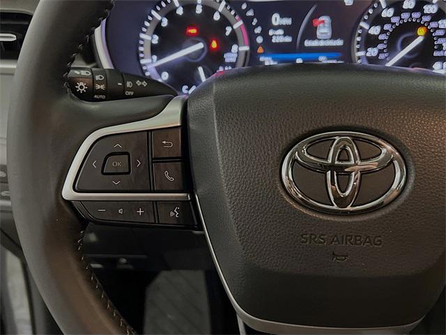 used 2022 Toyota Highlander car, priced at $35,137